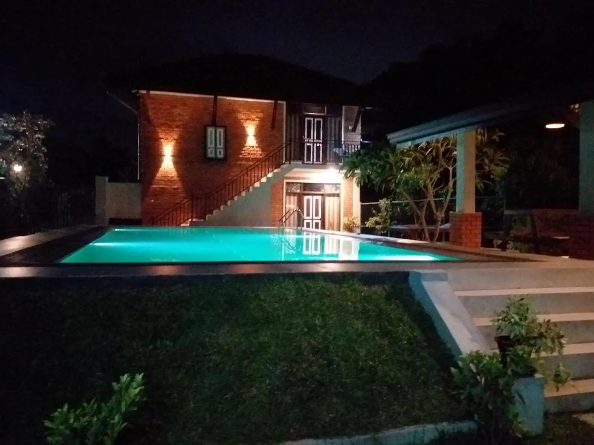 Green Wood Villa Negombo 3*,