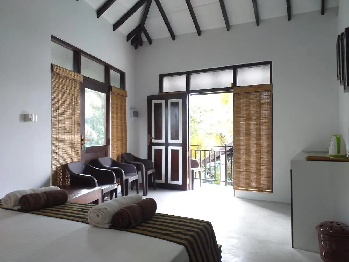 Green Wood Villa Negombo
